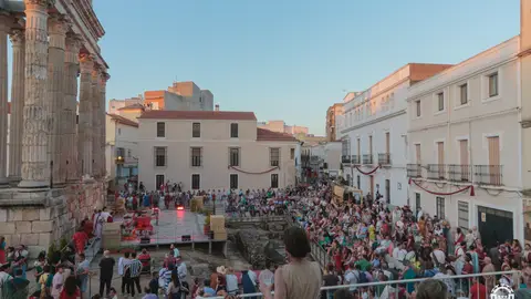 Aprobados los dos festivos locales para 2025 que serán el 22 de mayo, con motivo de Emerita Lvdica, y el 10 de diciembre, Día de Santa Eulalia Aprobados los dos festivos locales para 2025 que serán el 22 de mayo, con motivo de Emerita Lvdica, y el 10 de diciembre, Día de Santa Eulalia