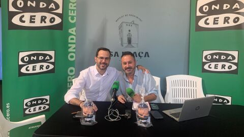 El alcalde de Ma&oacute; H&eacute;ctor Pons con Iv&aacute;n Mart&iacute;n. 