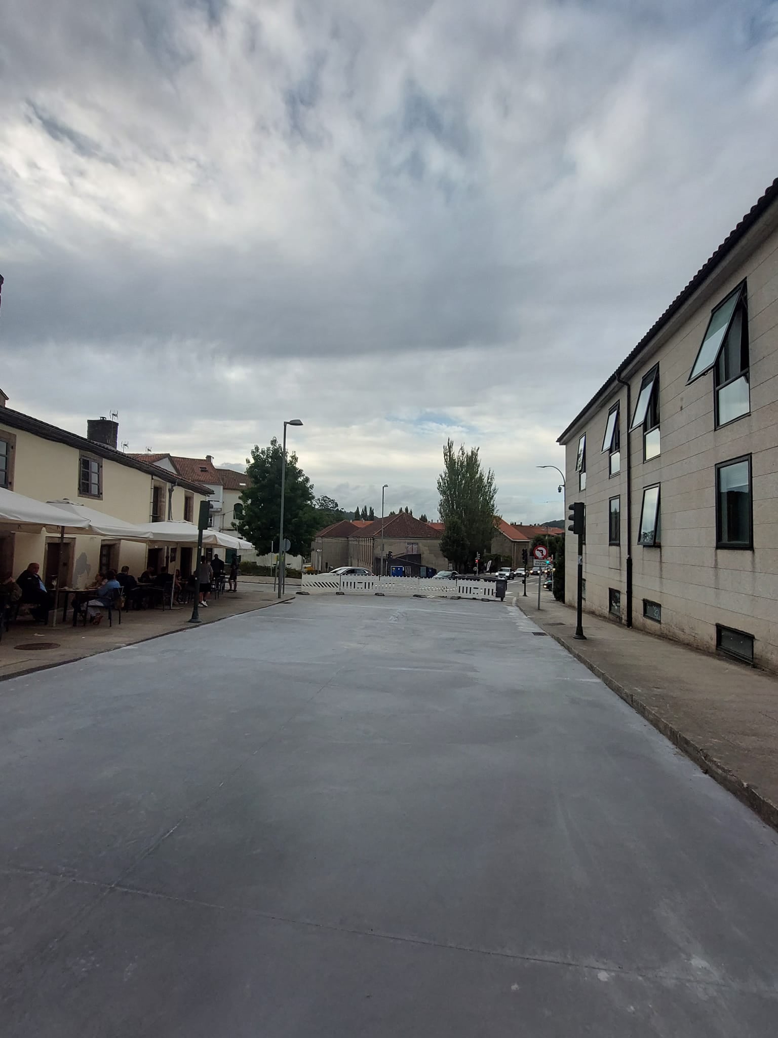 Las ANPA´s de Santiago se muestran "preocupadas por el inicio del curso escolar en Compostela con el corte por obras en la rúa Pombal: "nos vamos a atropar cun problema bastante gordo" Las ANPA´s de Santiago se muestran "preocupadas por el inicio del curso escolar en Compostela con el corte por obras en la rúa Pombal: "nos vamos a atropar cun problema bastante gordo"