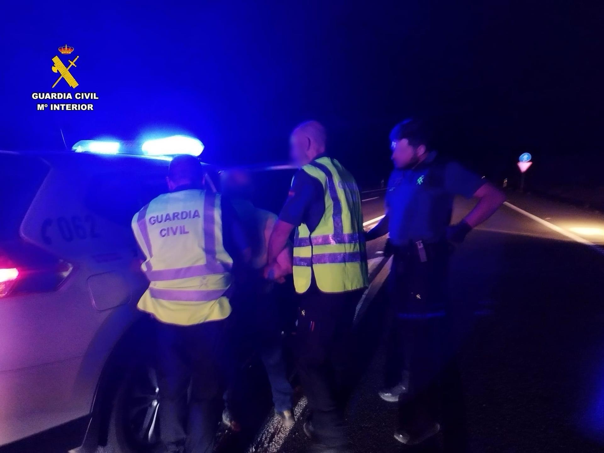 Detenido un conductor kamikaze tras circular ebrio en sentido contrario por la autovía EX A-1 en Cáceres Detenido un conductor kamikaze tras circular ebrio en sentido contrario por la autovía EX A-1 en Cáceres