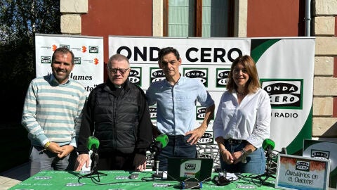 Participantes en el programa especial en Cangas de On&iacute;s