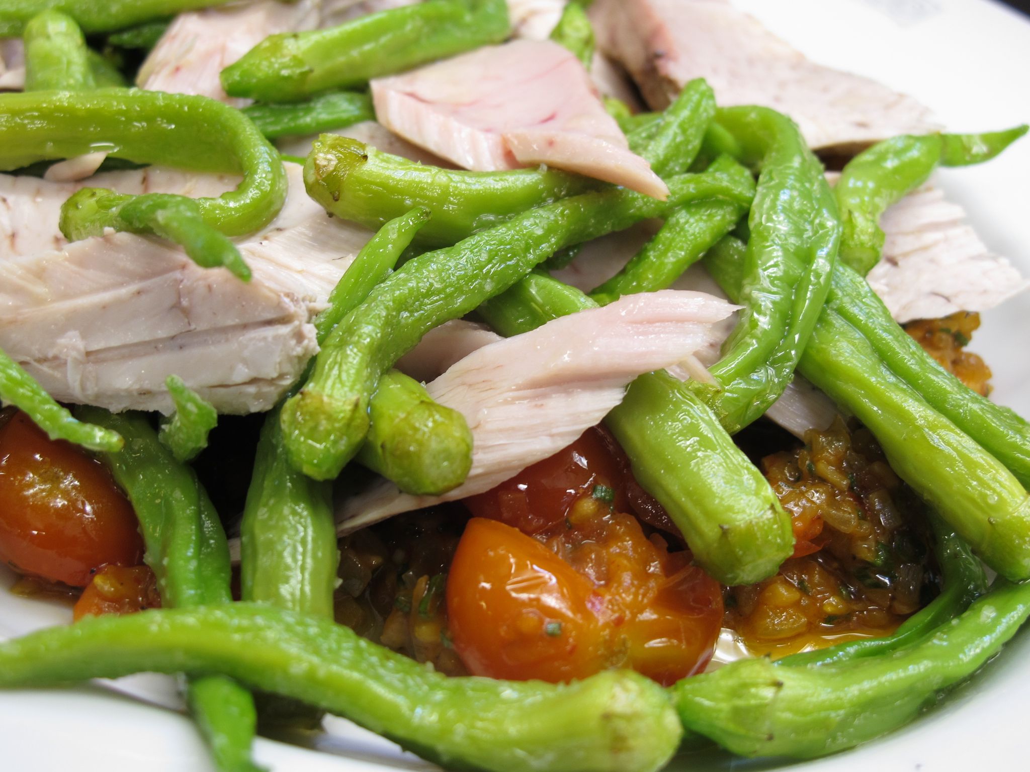 La receta de Robin Food para preparar una ensalada templada de bonito con piparras La receta de Robin Food para preparar una ensalada templada de bonito con piparras