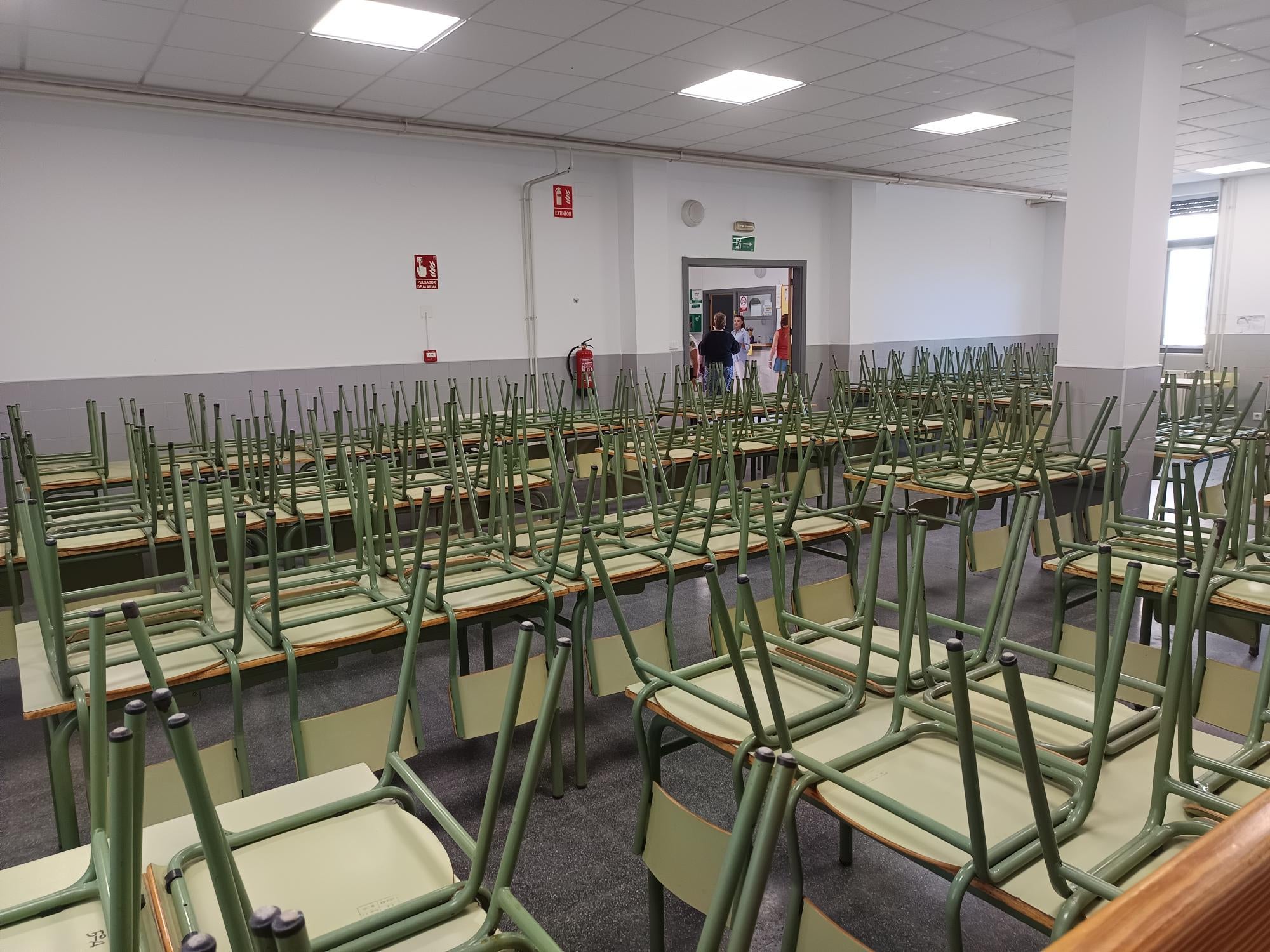 El castellano se impone al valenciano como lengua base en los centros educativos en las tres comarcas del Vinalopó El castellano se impone al valenciano como lengua base en los centros educativos en las tres comarcas del Vinalopó