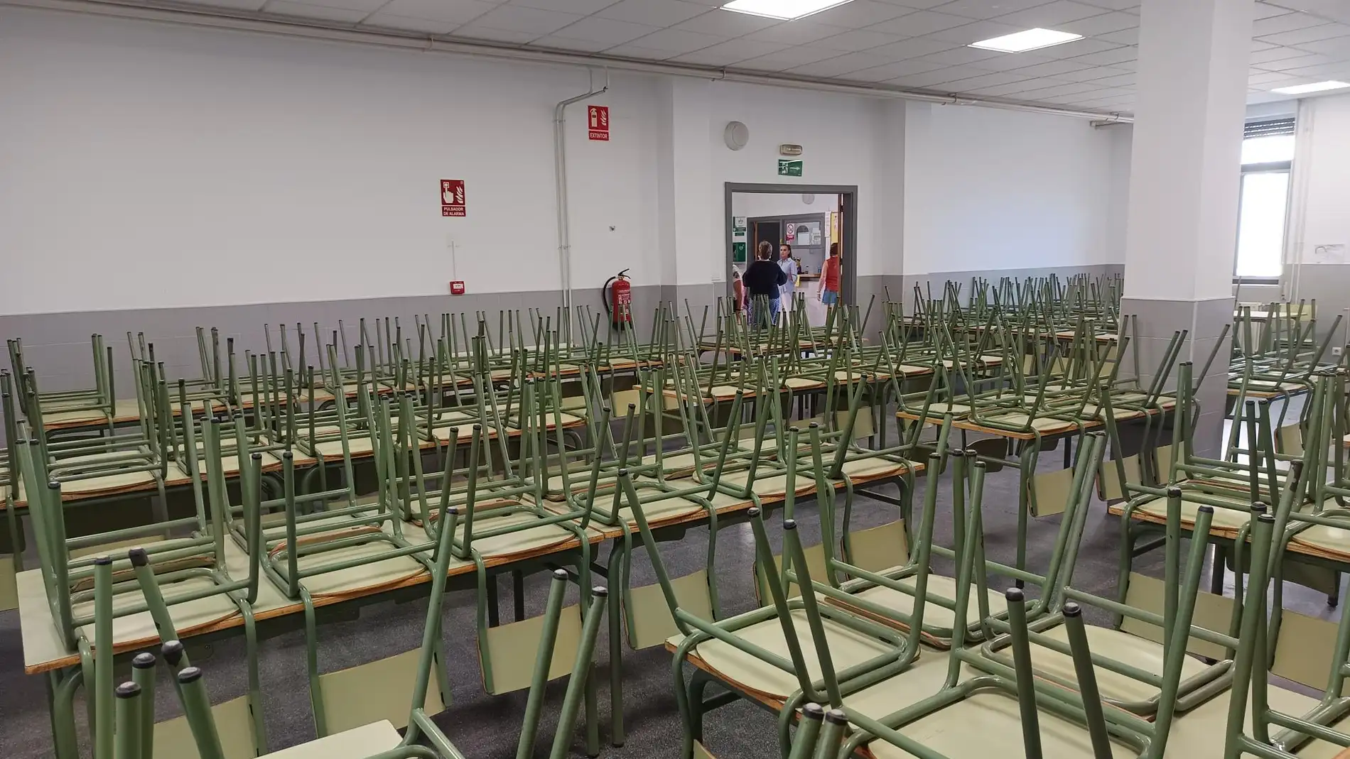 Aula preparada para el inicio de las clases en un colegio de Elche. Aula preparada para el inicio de las clases en un colegio de Elche.