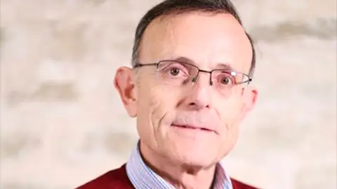 El catedrático de la UMH de Elche Antonio Ferrer Montiel, nuevo presidente de la Sociedad Española de Bioquímica y Biología Molecular. El catedrático de la UMH de Elche Antonio Ferrer Montiel, nuevo presidente de la Sociedad Española de Bioquímica y Biología Molecular.