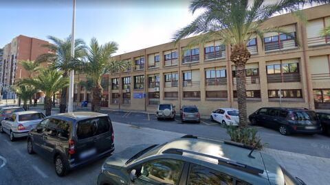 Colegio p&uacute;blico Miguel de Cervantes de Elche.