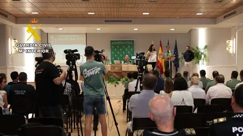 Presentación del dispositivo de vigilancia de la Guardia Civil en la campaña de uva de mesa embolsada del Vinalopó. Presentación del dispositivo de vigilancia de la Guardia Civil en la campaña de uva de mesa embolsada del Vinalopó.