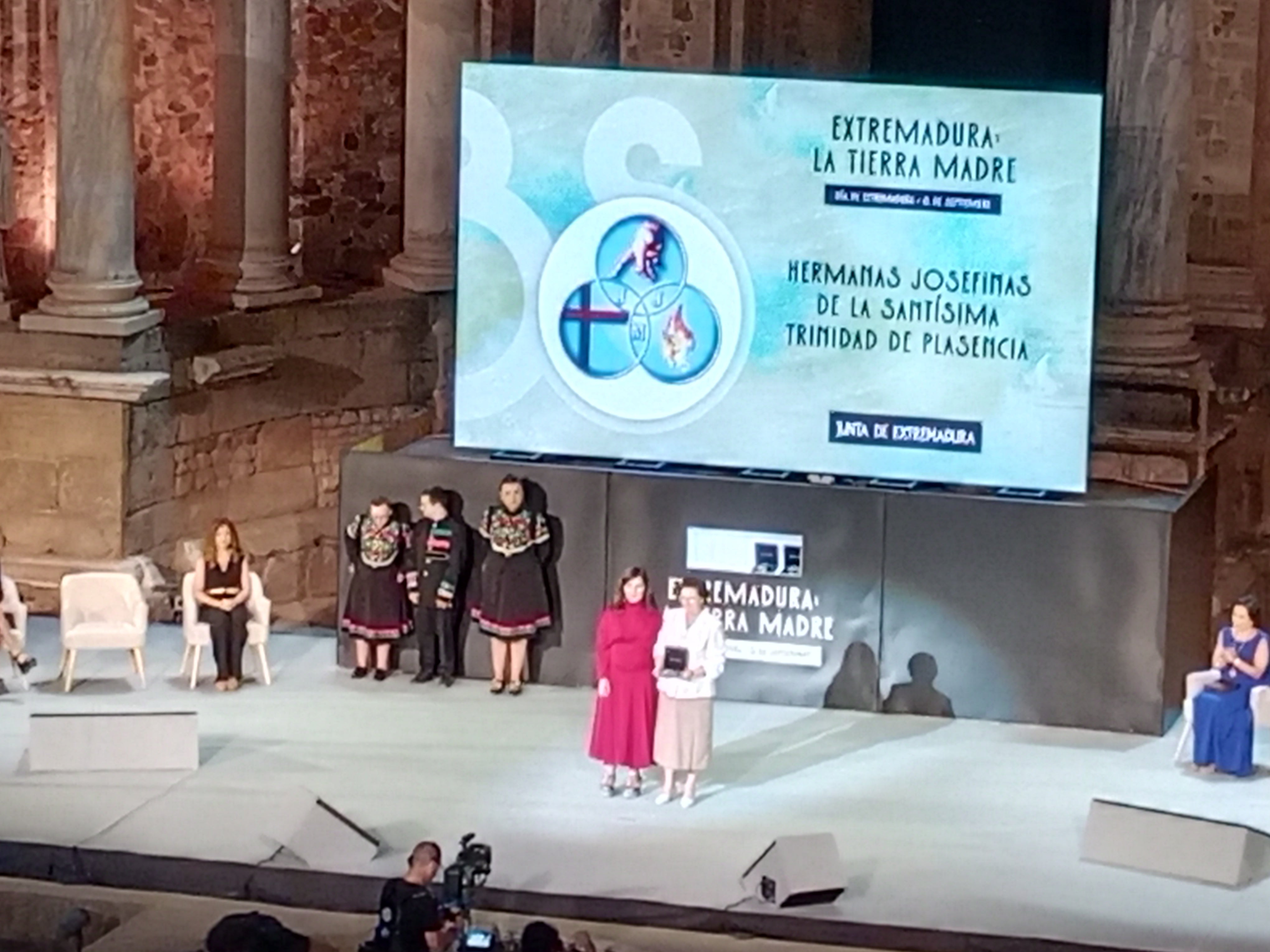 Escucha aquí el discurso íntegro de María Luisa Dávila, Hermana Mayor de las Josefinas de Plasencia, Medallas de Extremadura 2024 Escucha aquí el discurso íntegro de María Luisa Dávila, Hermana Mayor de las Josefinas de Plasencia, Medallas de Extremadura 2024