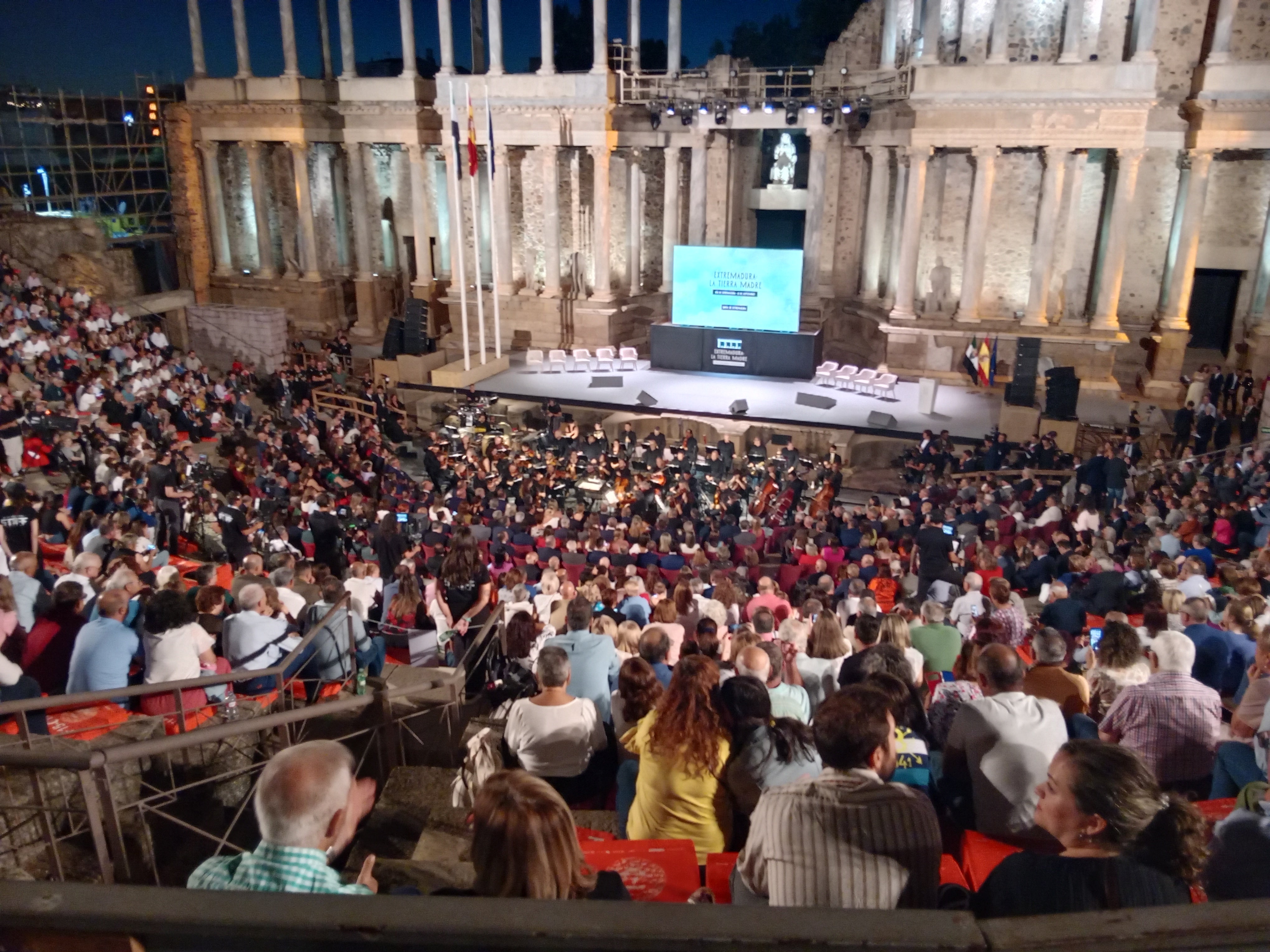 Escucha aquí el discurso íntegro del alcalde de Mérida, Rodríguez Osuna durante el acto de entrega de medallas de Extremadura Escucha aquí el discurso íntegro del alcalde de Mérida, Rodríguez Osuna durante el acto de entrega de medallas de Extremadura