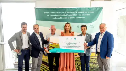 El cheque ha sido entregado en las instalaciones de Global Omnium El cheque ha sido entregado en las instalaciones de Global Omnium