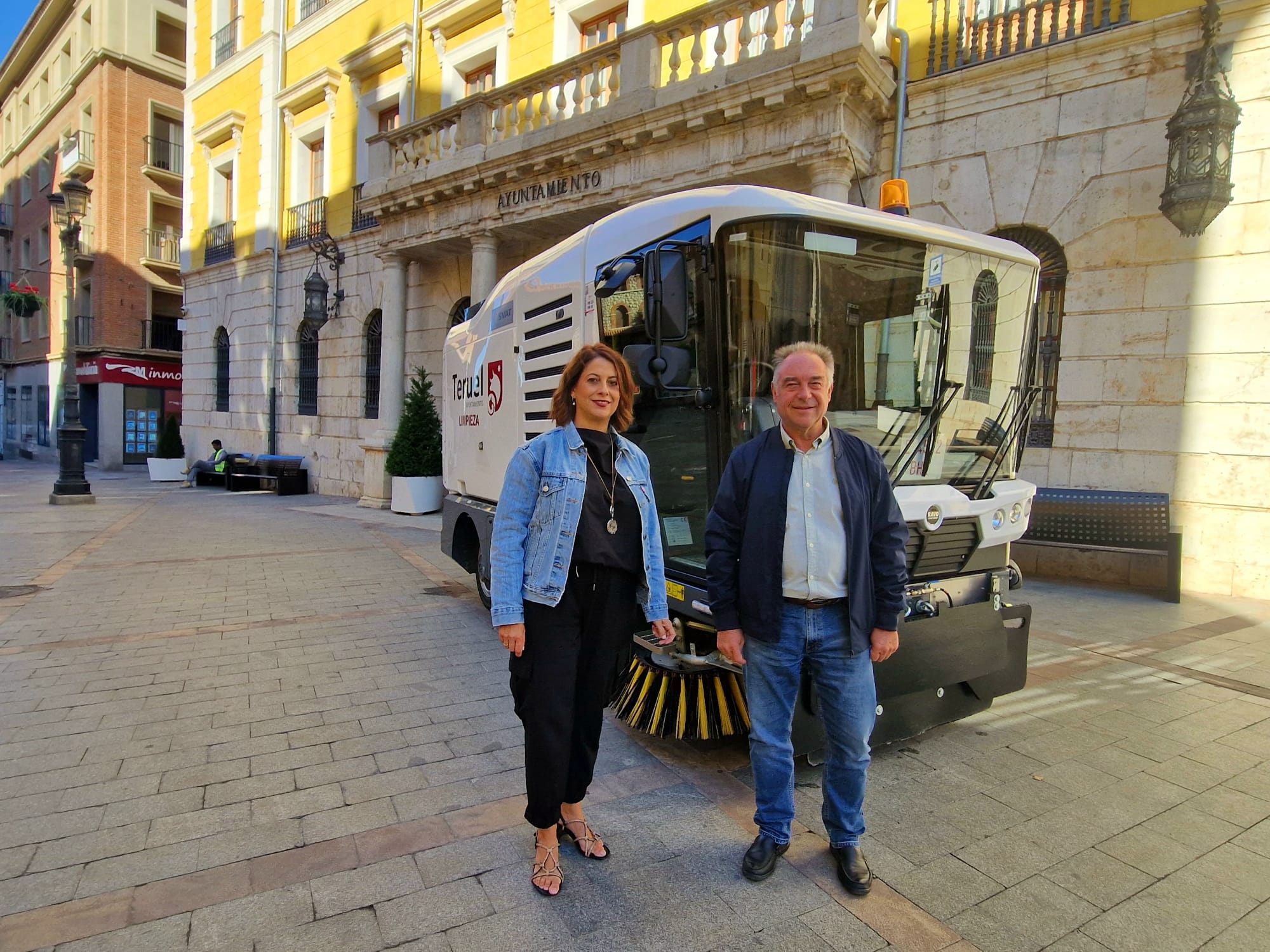 Teruel ya dispone de cinco barredoras para limpiar sus calles Teruel ya dispone de cinco barredoras para limpiar sus calles