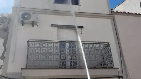 El SEPEI de Cáceres sofoca un incendio declarado en la segunda planta de una vivienda de Casar de Cáceres El SEPEI de Cáceres sofoca un incendio declarado en la segunda planta de una vivienda de Casar de Cáceres