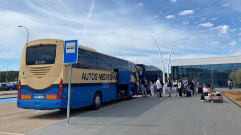 Castell&oacute;n mantiene su enlace bus con Valencia para todos los vuelos internacionales
