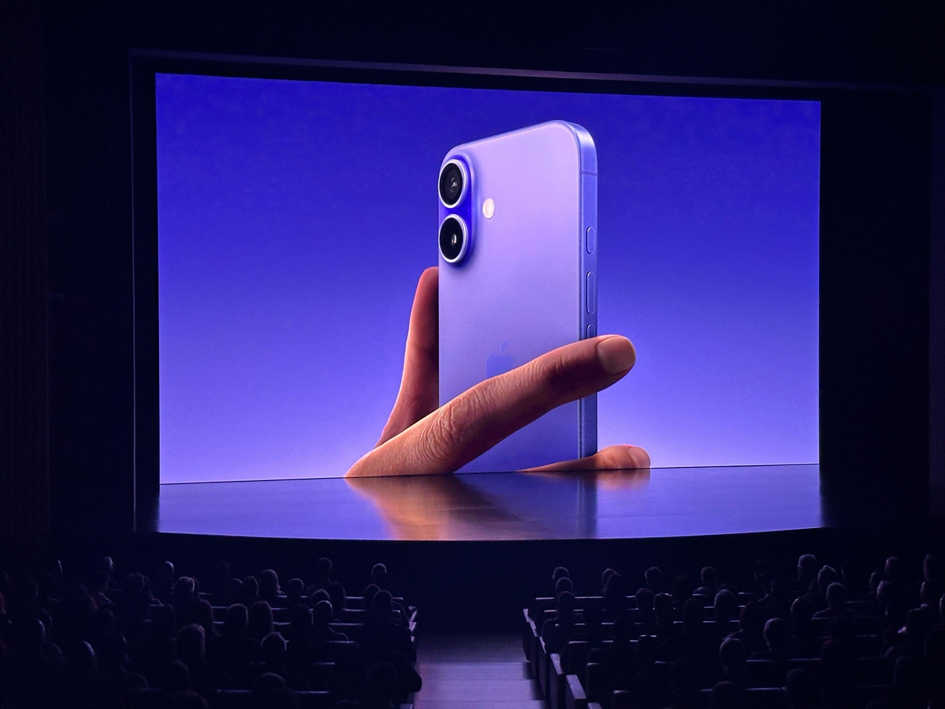 La predicción de Elon Musk, Bill Gates o Zuckerberg: ¿Fin a los teléfonos móviles? La predicción de Elon Musk, Bill Gates o Zuckerberg: ¿Fin a los teléfonos móviles?