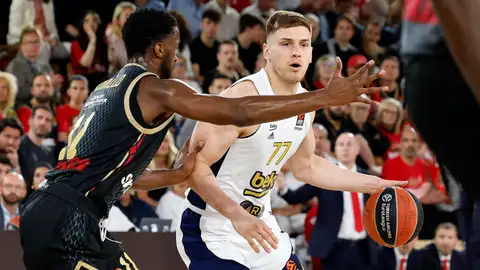 Sestina: "Fue difícil dejar Fenerbahce, pero es acb, jugar con Pedro y dos años de contrato" Sestina: "Fue difícil dejar Fenerbahce, pero es acb, jugar con Pedro y dos años de contrato"