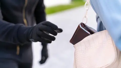 Imagen de simulación de un robo Imagen de simulación de un robo