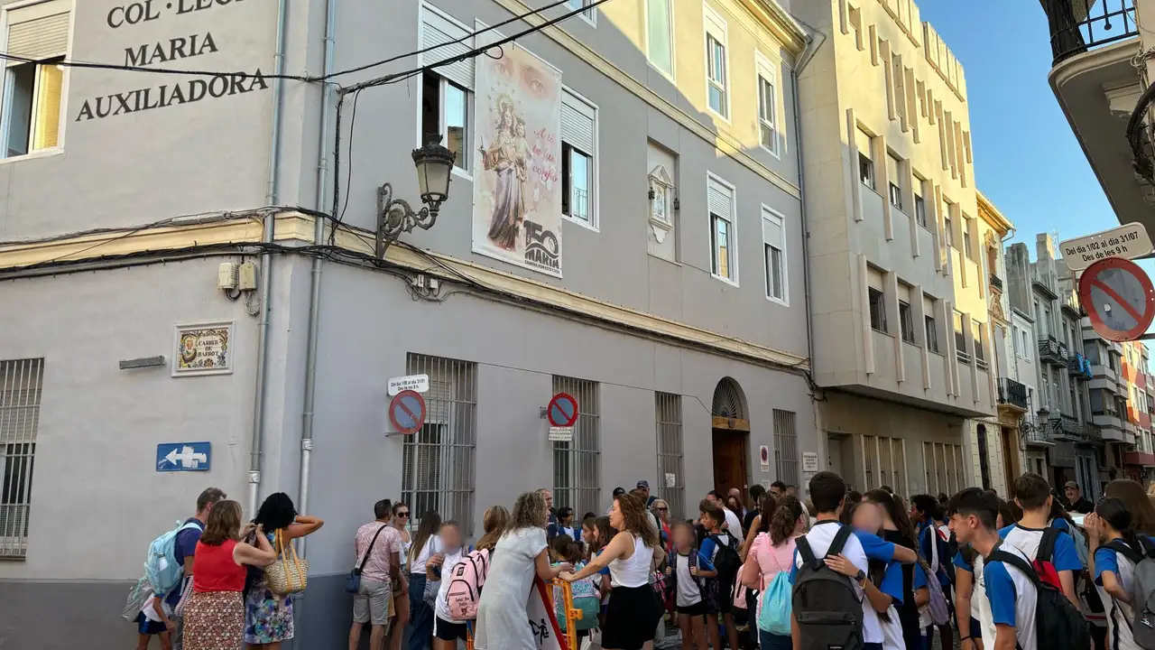 Inicio curso escolar en una colegio de Sueca Inicio curso escolar en una colegio de Sueca