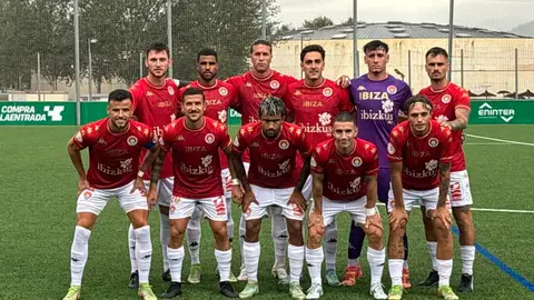 La SD Ibiza logró el empate en el minuto 94 frente al Cornellá con un gol de José Ramón La SD Ibiza logró el empate en el minuto 94 frente al Cornellá con un gol de José Ramón