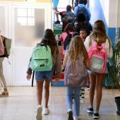 Alumnes a una escola
