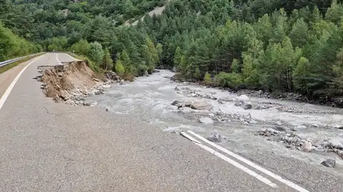 Hundimiento en el PK 86 de la A-138 Hundimiento en el PK 86 de la A-138