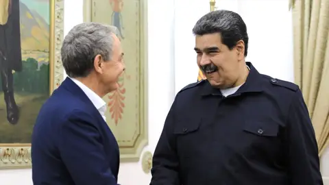 José Luis Rodríguez Zapatero y Nicolás Maduro en una foto de archivo José Luis Rodríguez Zapatero y Nicolás Maduro en una foto de archivo