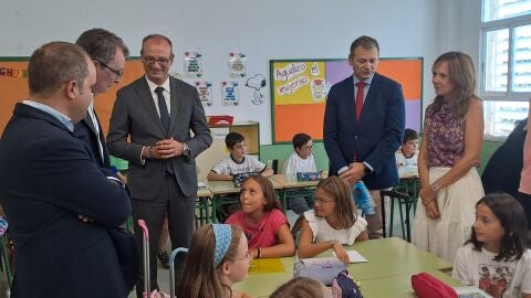 Arranca el curso escolar para 150.000 alumnos en la Región | Onda Cero ...