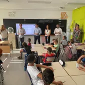Las aulas de los centros escolares de la Vega se llenan de alumnos en el primer día del curso en Infantil y Primaria Las aulas de los centros escolares de la Vega se llenan de alumnos en el primer día del curso en Infantil y Primaria