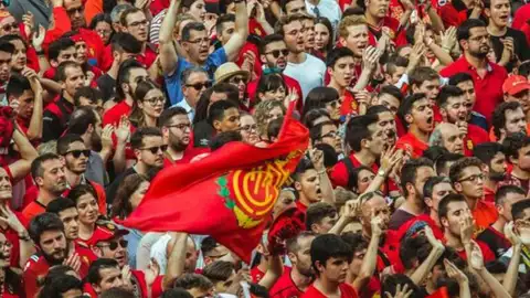 Los peñistas del Mallorca consiguen convencer a Díaz Afición
