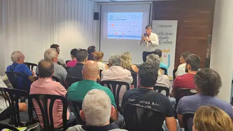 Primera reunión en la Vila Joiosa entre ayuntamiento y empresarios del polígono para constituir una entidad de gestión mixta Primera reunión en la Vila Joiosa entre ayuntamiento y empresarios del polígono para constituir una entidad de gestión mixta