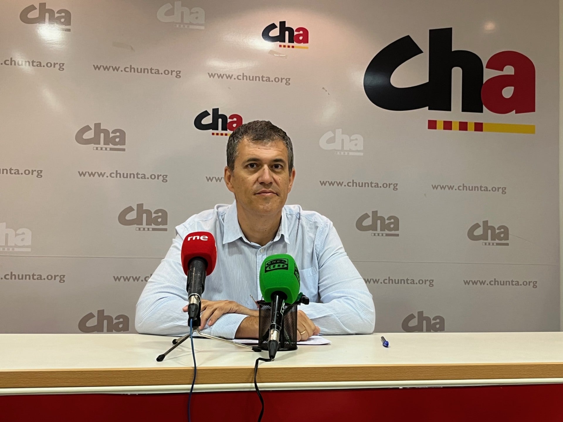 CHA reclama medidas para evitar la masificación de los ríos pirenaicos CHA reclama medidas para evitar la masificación de los ríos pirenaicos