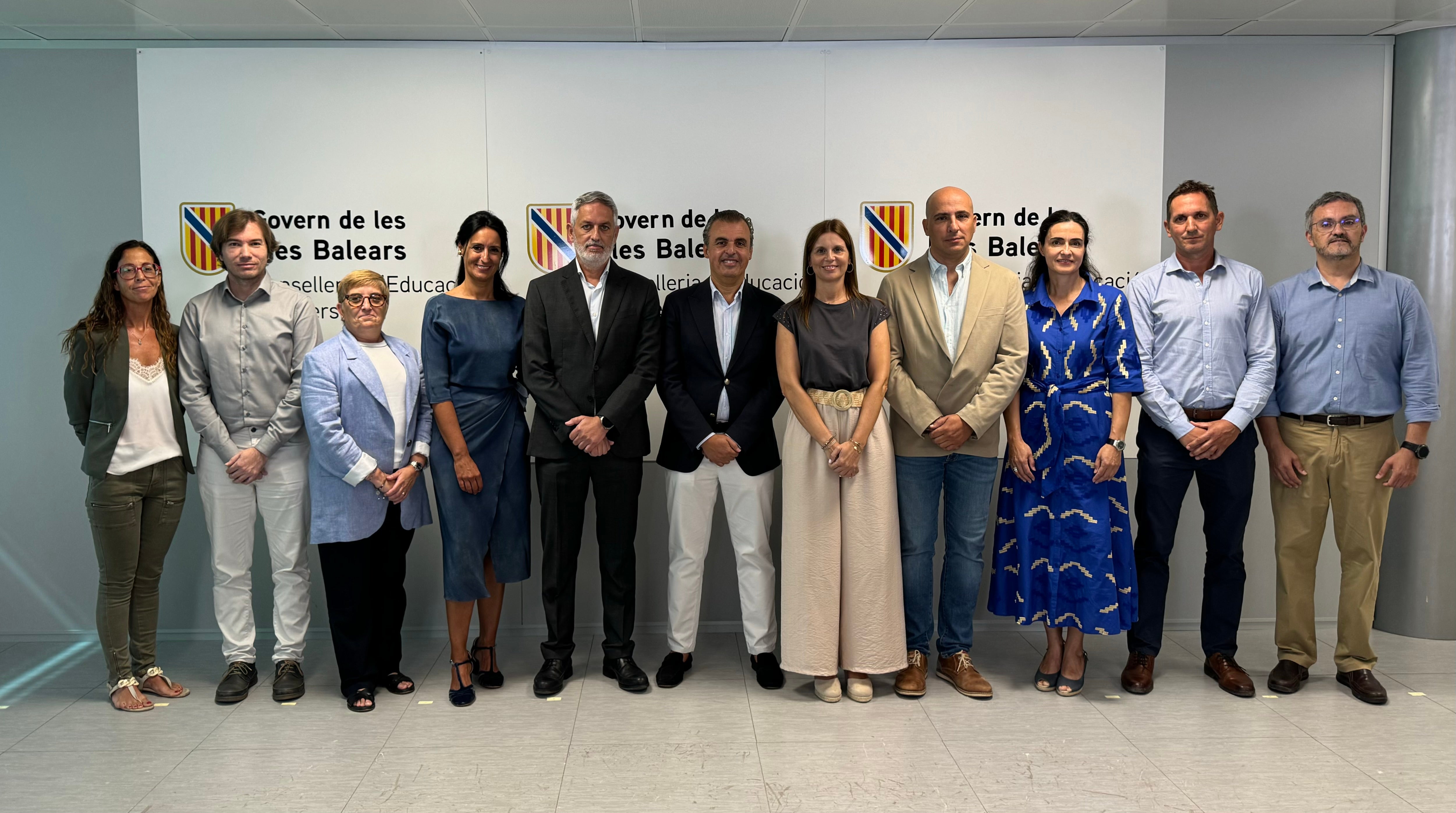 El curso escolar 2024-25 comienza en Ibiza y Formentera con 20.490 alumnos y 2.213 profesores El curso escolar 2024-25 comienza en Ibiza y Formentera con 20.490 alumnos y 2.213 profesores