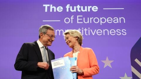 Mario Draghi junto a Ursula Von der Leyen