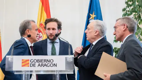 Quero, Claver, López y Juste tras la reunión mantenida en el Pignatelli Quero, Claver, López y Juste tras la reunión mantenida en el Pignatelli