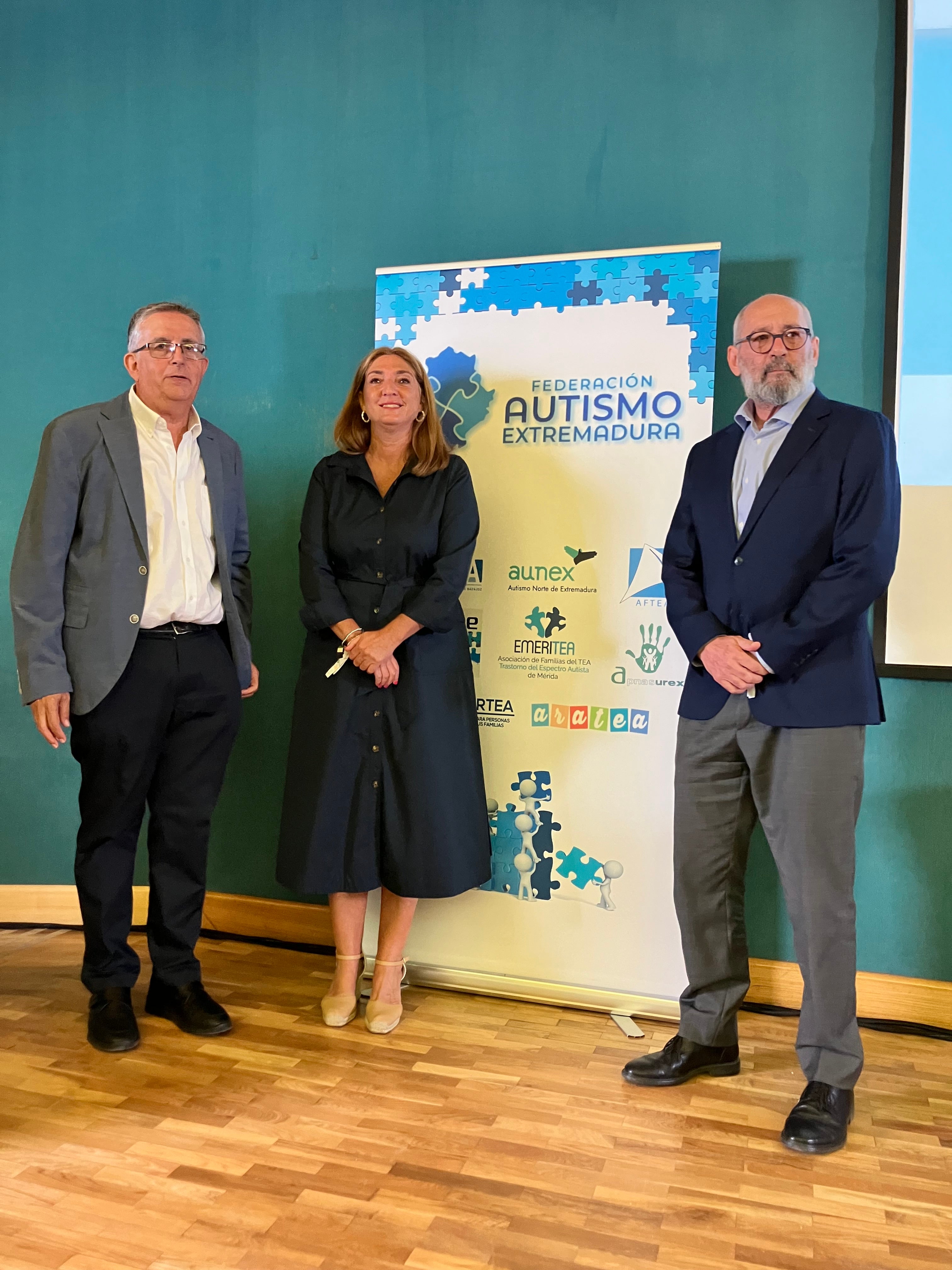 Unos 300 docentes asisten a una jornada regional para mejorar las respuestas educativas hacia el alumnado TEA Unos 300 docentes asisten a una jornada regional para mejorar las respuestas educativas hacia el alumnado TEA