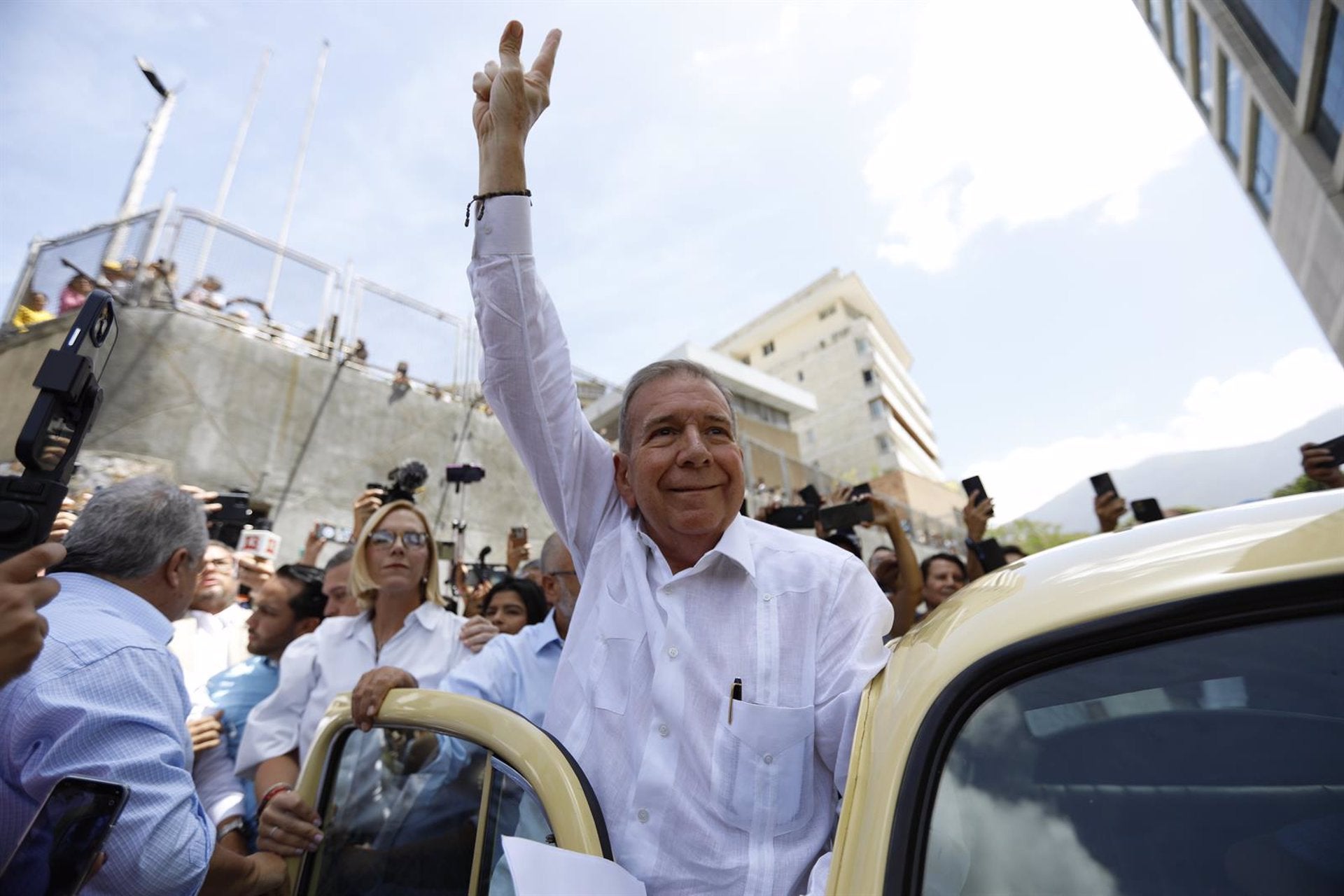 El Senado también instará al Gobierno a reconocer a Edmundo González como presidente electo de Venezuela El Senado también instará al Gobierno a reconocer a Edmundo González como presidente electo de Venezuela