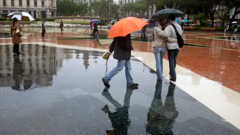 Un frente pone en alerta a 13 provincias este jueves: las zonas más afectadas por las lluvias y los fenómenos costeros Un frente pone en alerta a 13 provincias este jueves: las zonas más afectadas por las lluvias y los fenómenos costeros