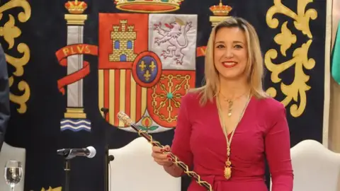 El delegado de gobernación de Alcalá de Guadaíra inicia contactos con la policía por los insultos en redes a la Alcaldesa El delegado de gobernación de Alcalá de Guadaíra inicia contactos con la policía por los insultos en redes a la Alcaldesa