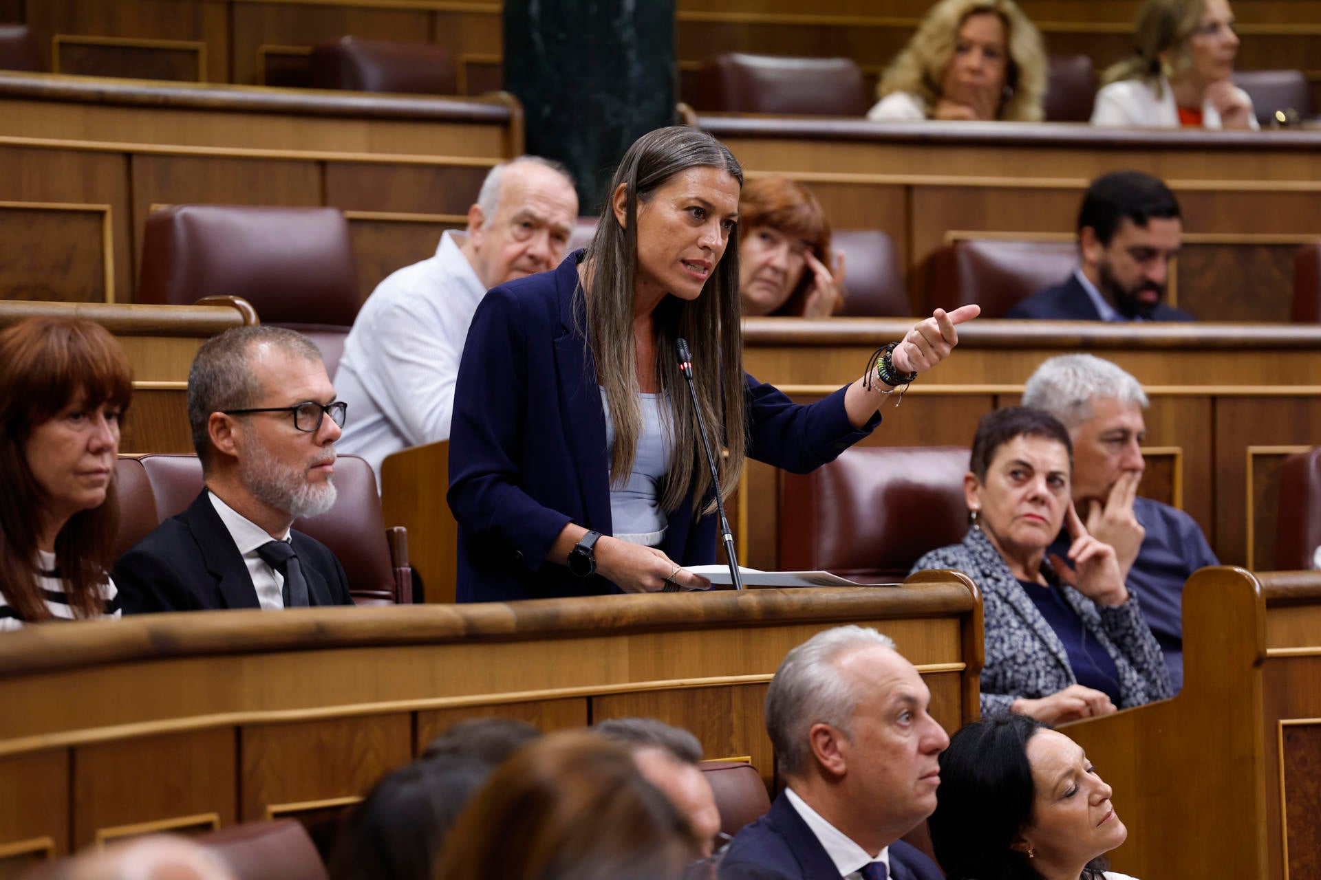 Junts presiona al Gobierno con la senda de déficit y recrimina a Montero que "si quiere resultados diferentes haga cosas diferentes" Junts presiona al Gobierno con la senda de déficit y recrimina a Montero que "si quiere resultados diferentes haga cosas diferentes"