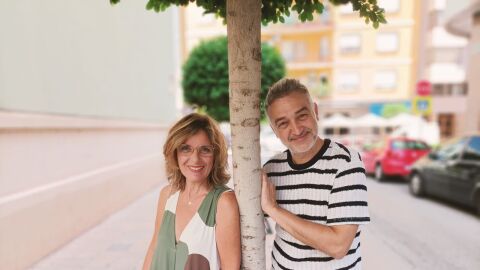 La periodista y poeta, Susanna Lliberos, y el actor Sergio Caballero. 