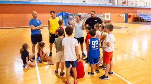 Compañerismo y salud. Pilares del programa de Multideporte de Benidorm