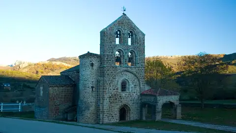 Adjudicado a la Fundación Santa María la Real el contrato para la digitalización del patrimonio cultural románico y minero de la Montaña Palentina .
