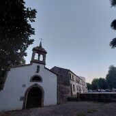 Roban las campanas de la capilla de a Nosa Señora da Fonte y provocan daños en el templo de Pelamios