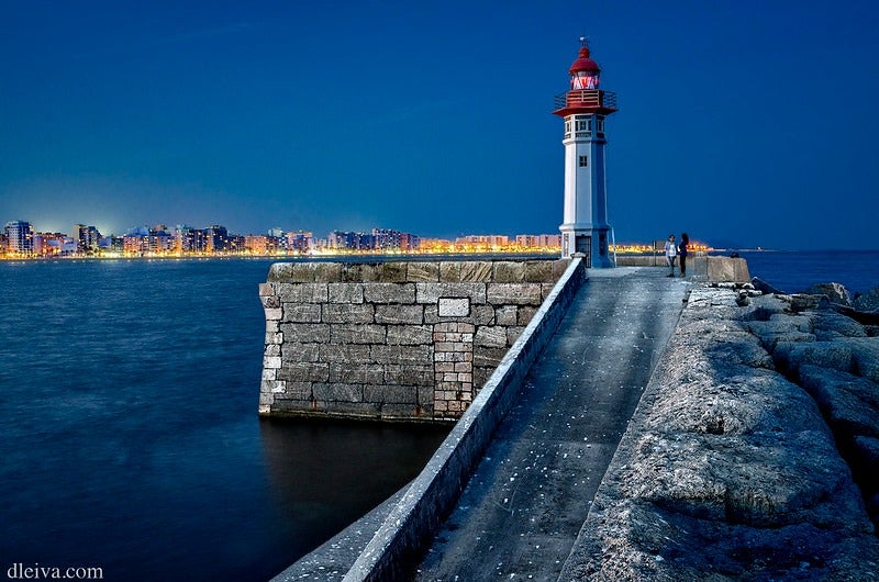 Mario Sanz coordina una guía que nos lleva de faro en faro por la provincia de Almería Mario Sanz coordina una guía que nos lleva de faro en faro por la provincia de Almería