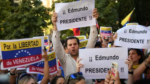 Manifestantes piden el reconocimiento de Edmundo González como presidente de Venezuela Manifestantes piden el reconocimiento de Edmundo González como presidente de Venezuela