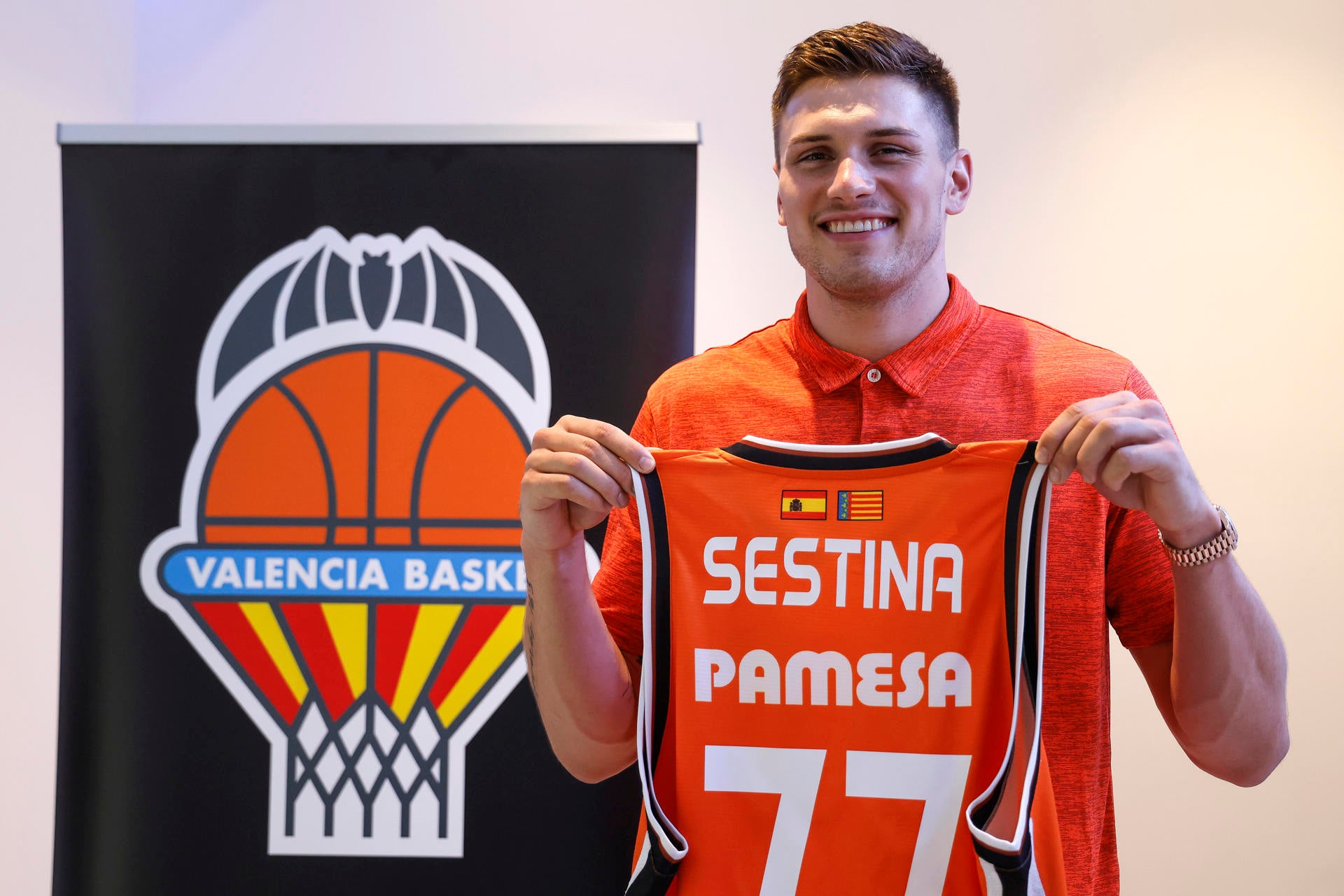 Sestina sabe que las "expectativas son altas", pero si siguen así llegarán al "éxito" Sestina sabe que las "expectativas son altas", pero si siguen así llegarán al "éxito"