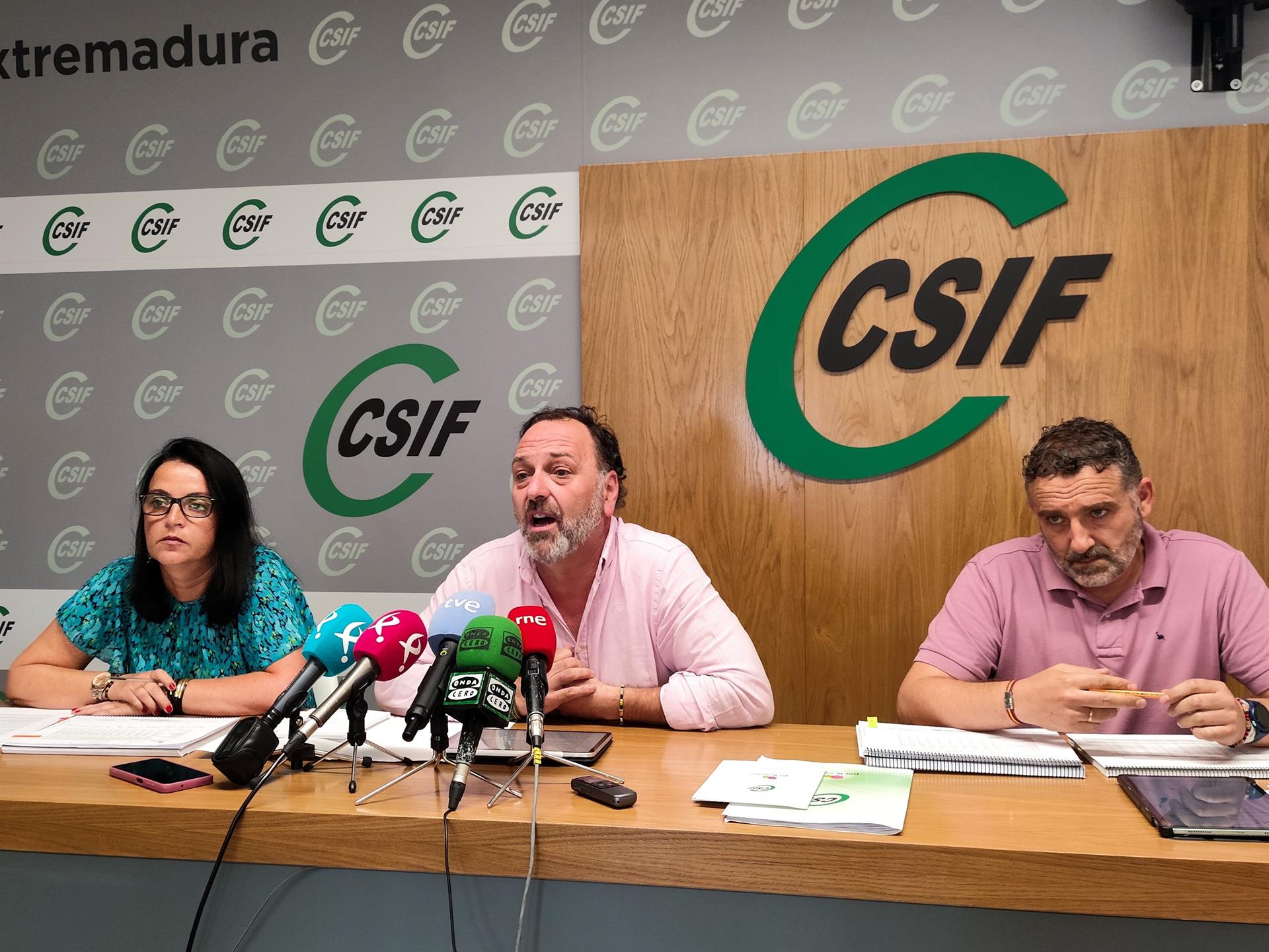CSIF impugnará el contrato de las ambulancias de Extremadura si no se retira el pliego hasta firmar el nuevo convenio colectivo CSIF impugnará el contrato de las ambulancias de Extremadura si no se retira el pliego hasta firmar el nuevo convenio colectivo