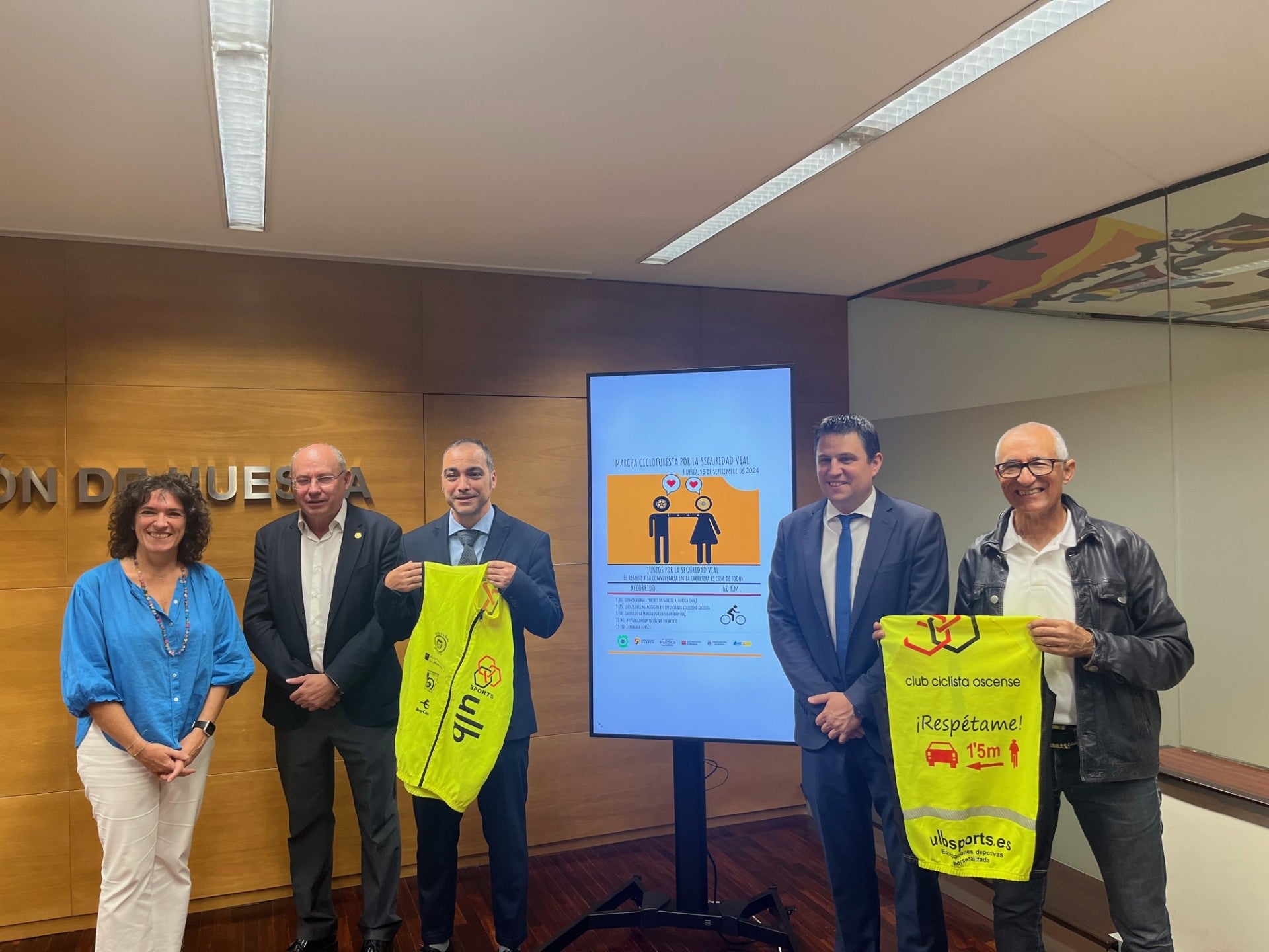 Huesca acoge la 9ª Marcha cicloturista por la Seguridad Vial Huesca acoge la 9ª Marcha cicloturista por la Seguridad Vial
