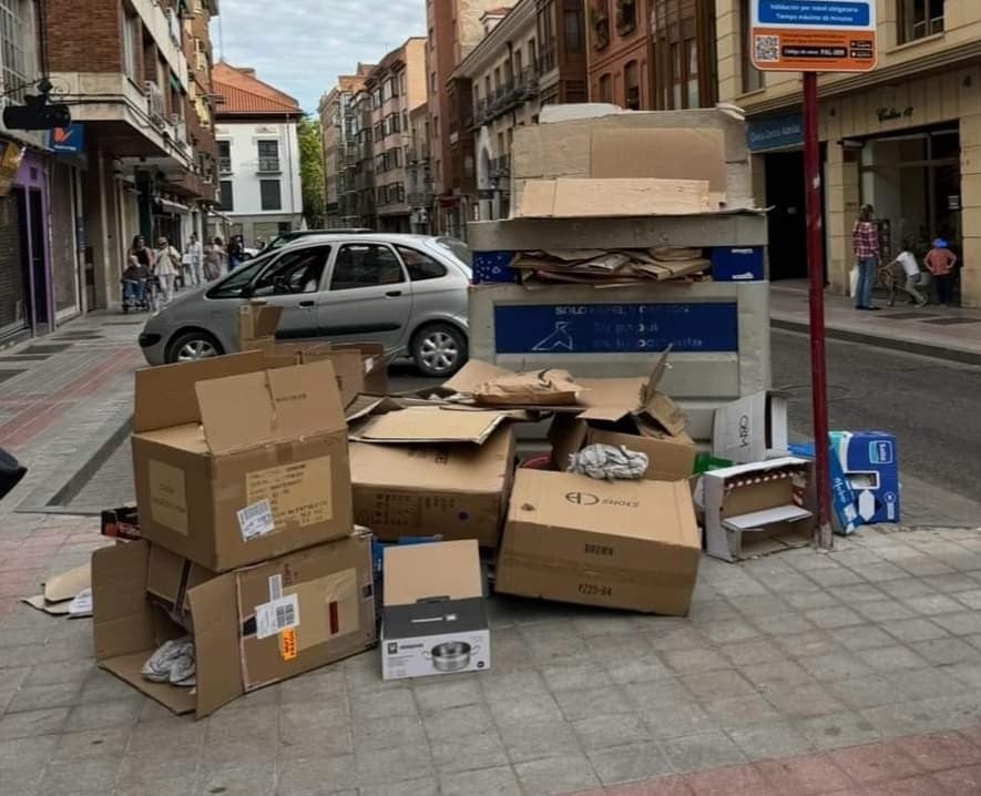 Andrés señala a URBASER como culpable del estado de la recogida de papel y cartón en Palencia Andrés señala a URBASER como culpable del estado de la recogida de papel y cartón en Palencia