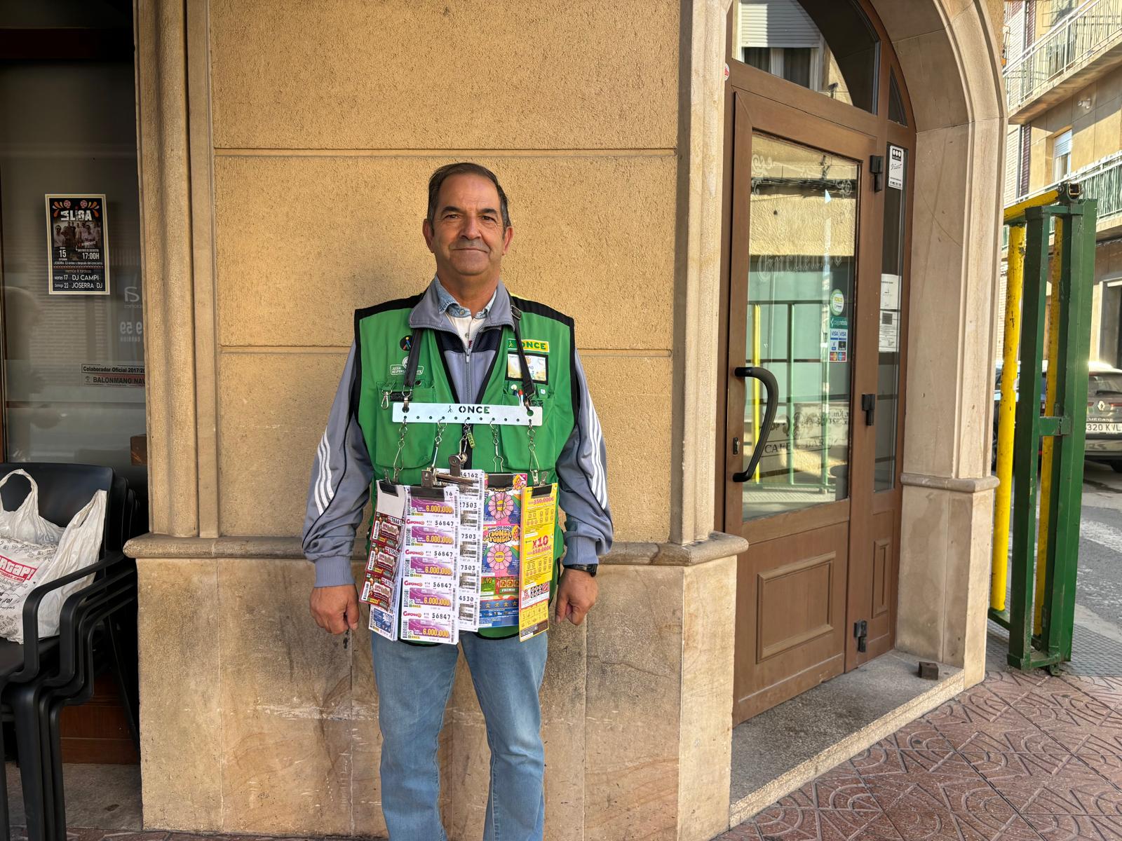 La ONCE reparte 280.000 euros en Nava de la Asunción La ONCE reparte 280.000 euros en Nava de la Asunción