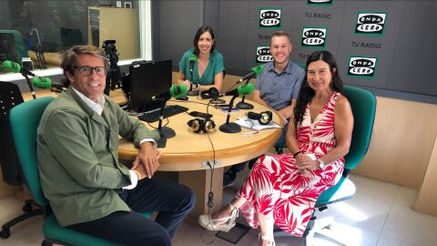 Juan de Dios Navarro, Esther D&iacute;ez y Mariano Valera con Mayte Vilaseca